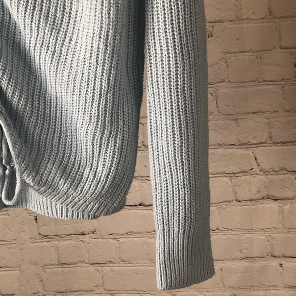 SWEATER - Women's Jolie & Joy light blue sweater with cinched tie front. Size XL - Picture 5 of 13